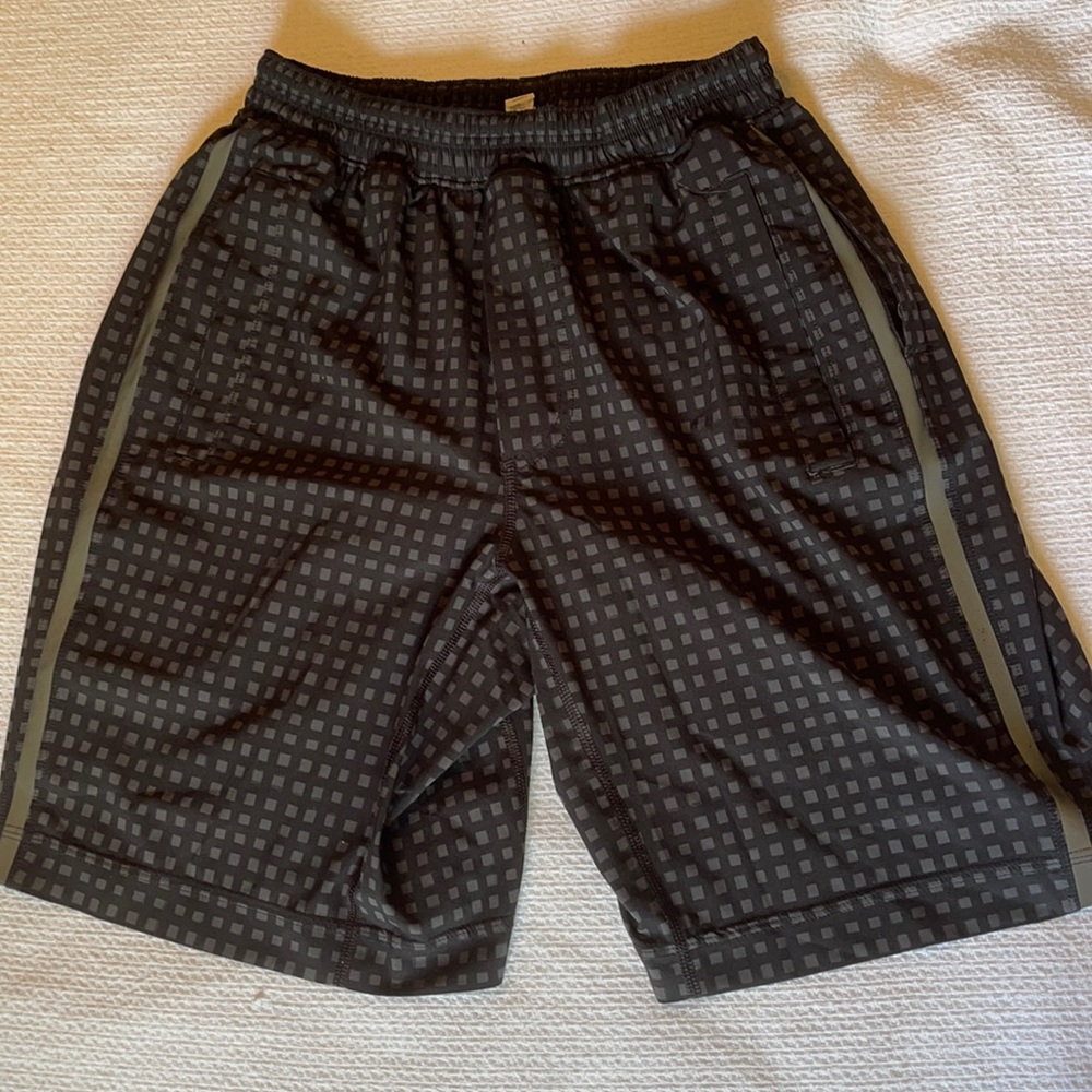 lulu lemon size small mens black and grey checkered print athletic shorts